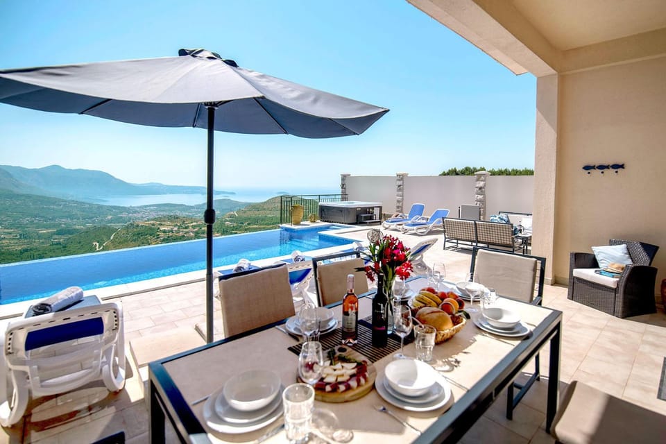 Day, Hot Tub, Balcony/Terrace, Seating area, Dining area, Mountain view, Pool view, Sea view, Swimming pool, sunbed