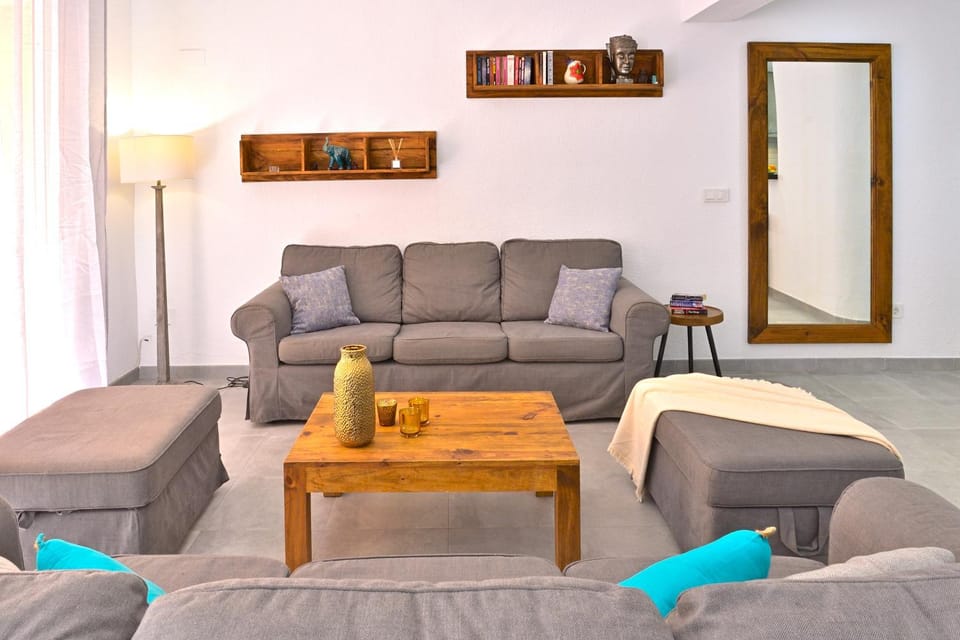 Coffee/tea facilities, Living room