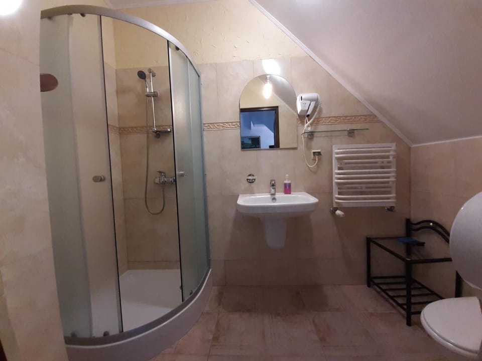 Shower, Toilet, Bathroom
