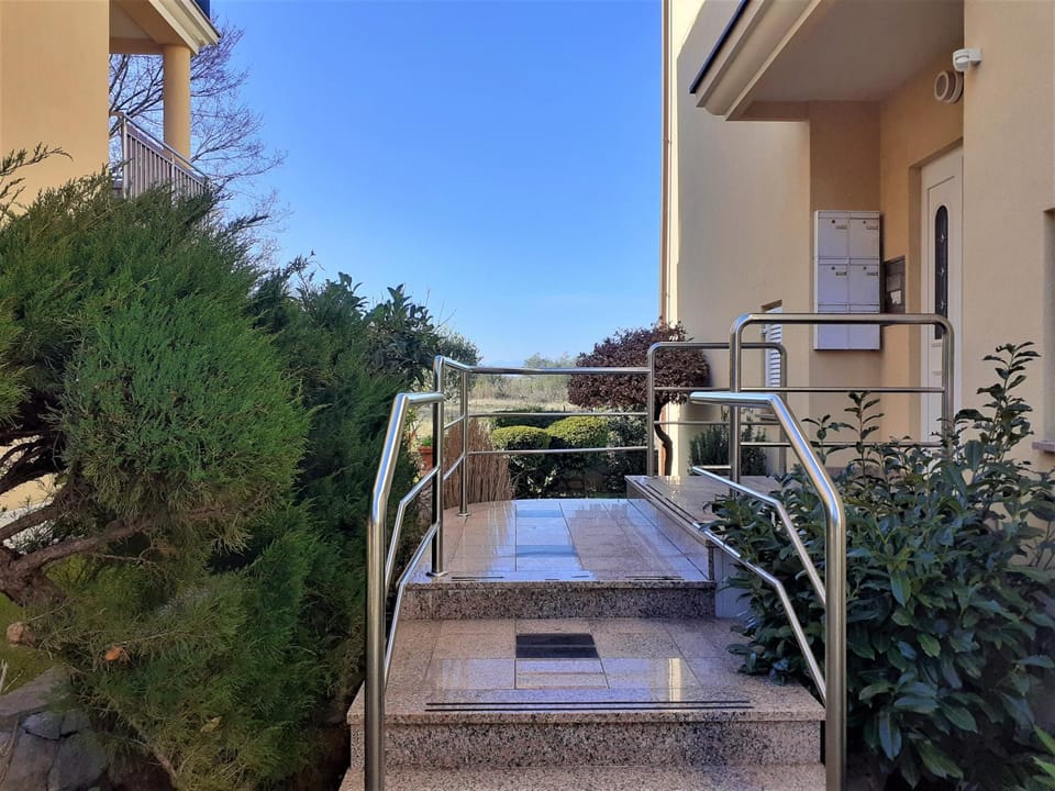 Property building, Facade/entrance