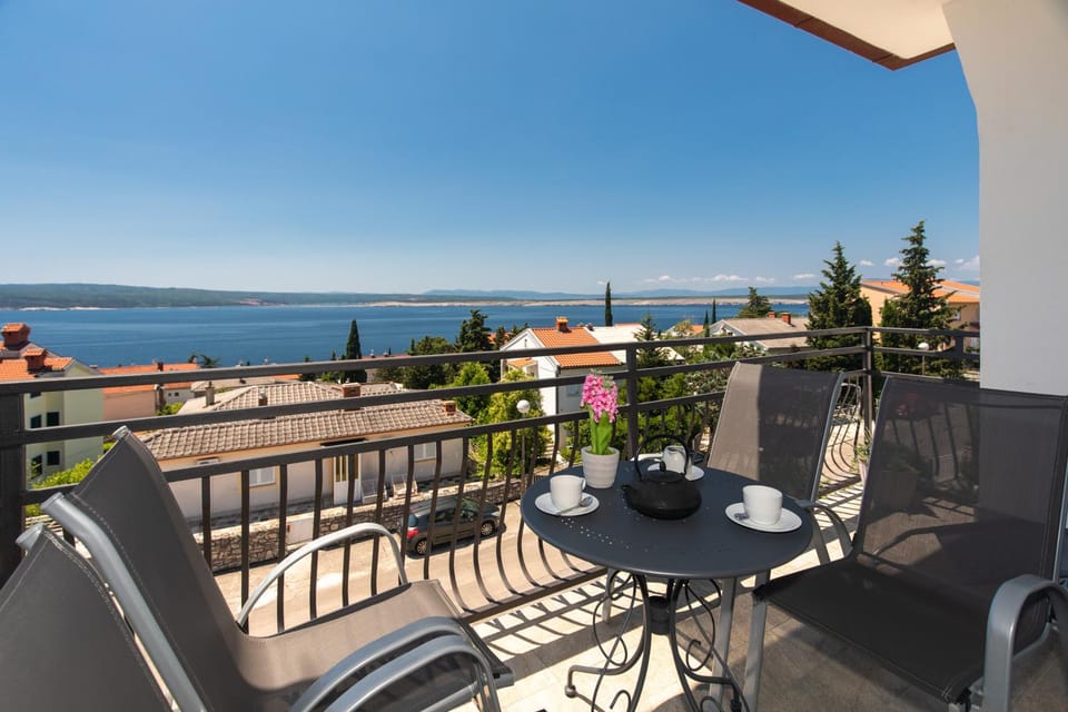 Balcony/Terrace, Sea view, Street view