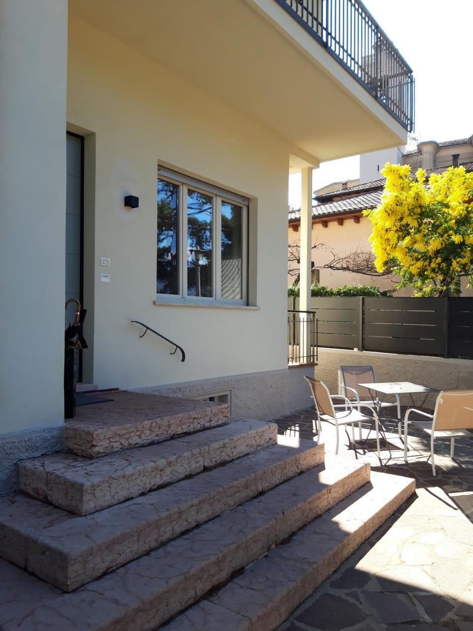 Facade/entrance