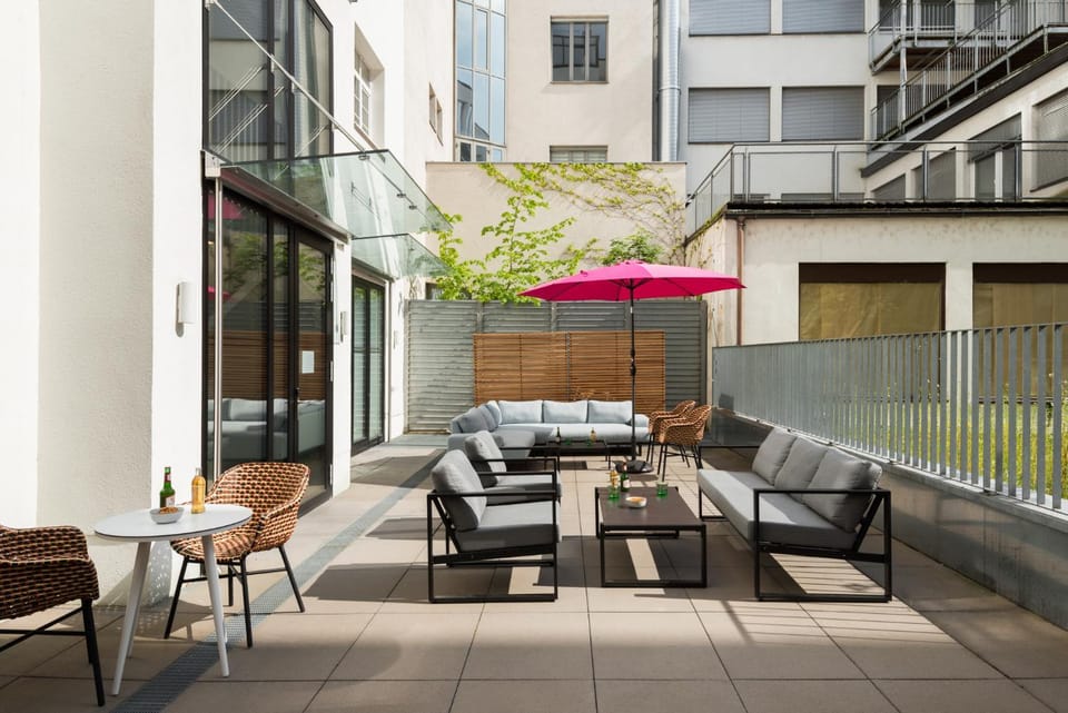 Property building, Patio, Balcony/Terrace