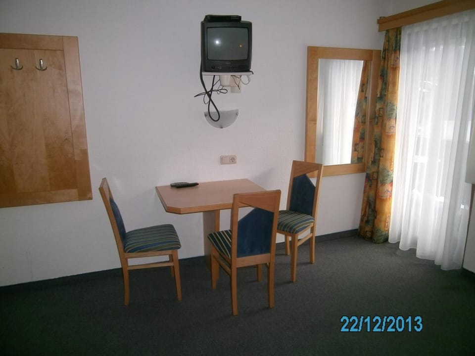 TV and multimedia, Seating area