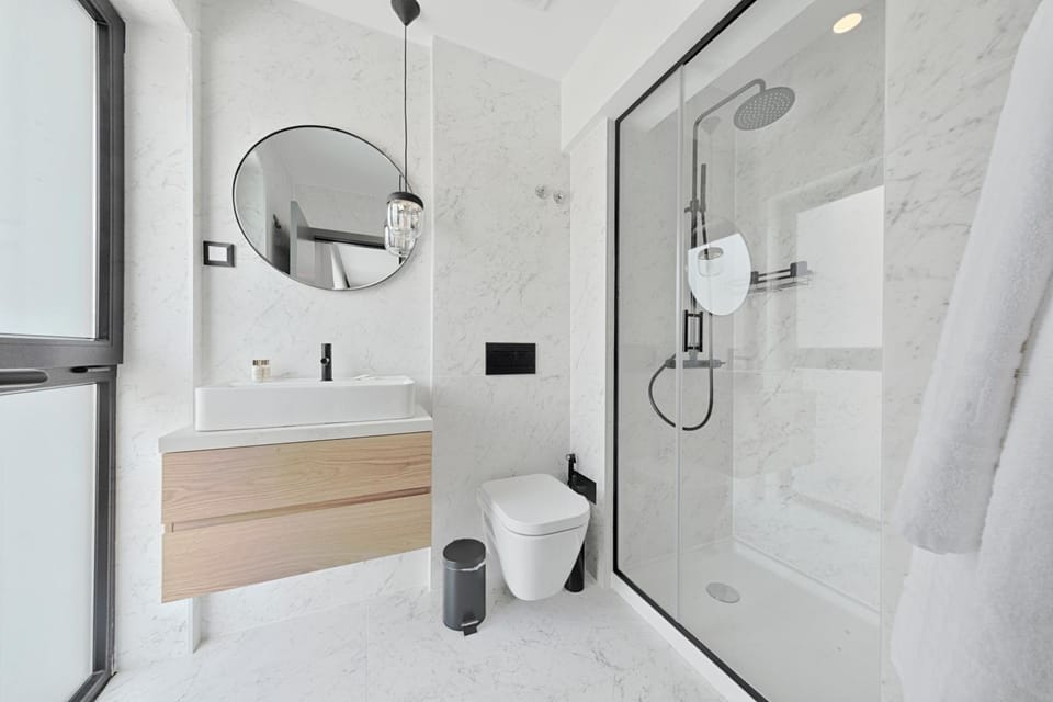 Shower, Toilet, Bathroom