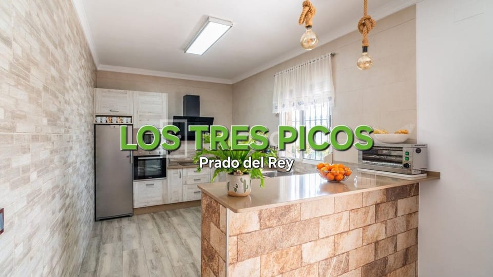 LOS TRES PICOS House in Sierra de Cádiz