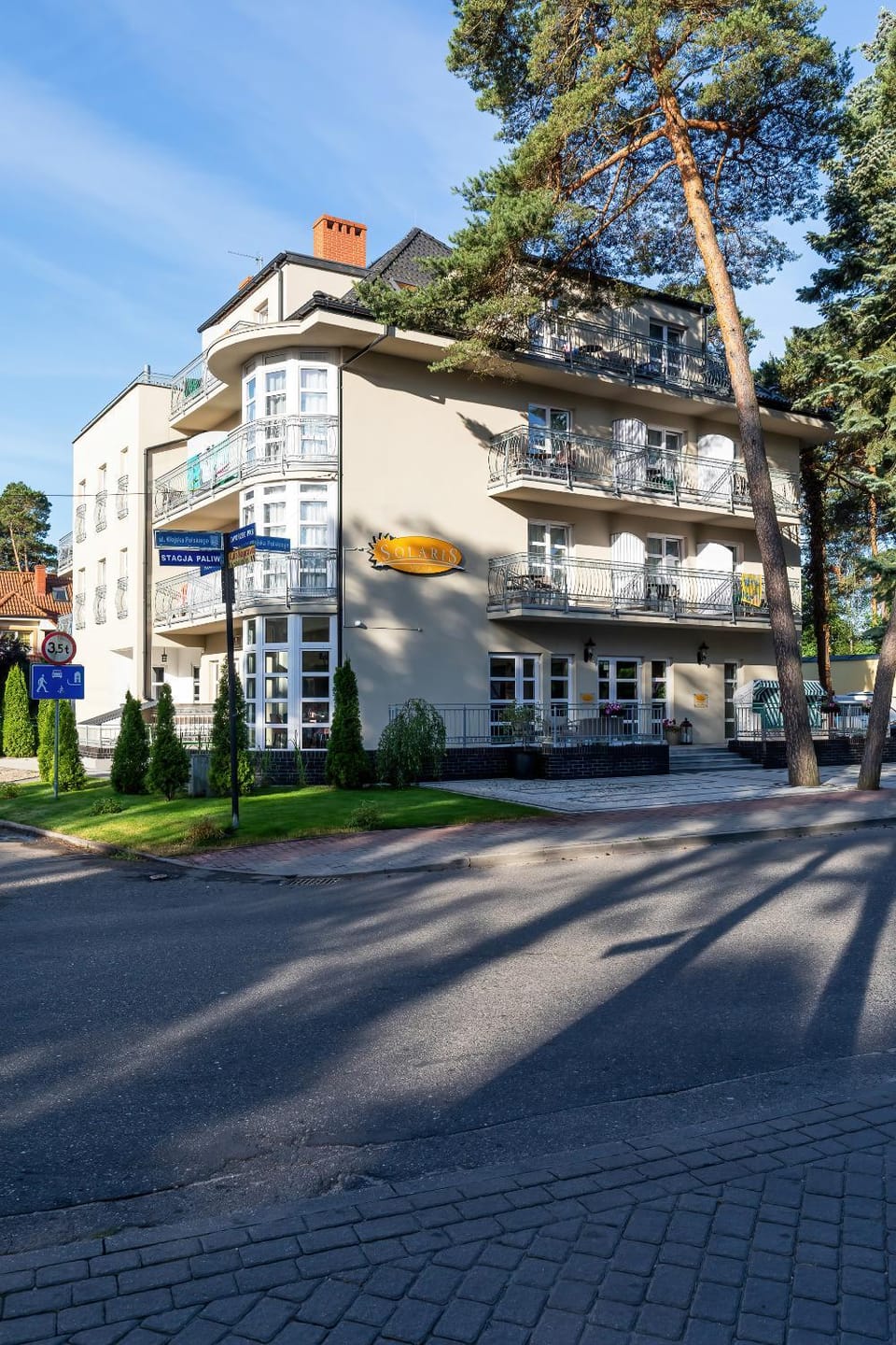 Property building, Neighbourhood, Street view, Location