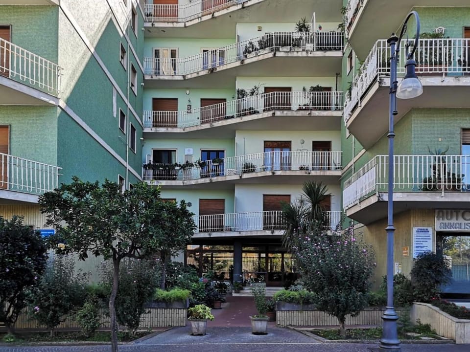 Facade/entrance