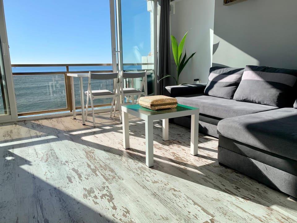 Malibu - “Vive en la playa” “Live on the beach” Apartment in Benalmadena