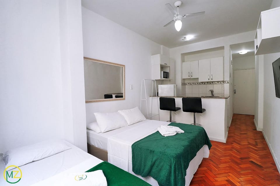 Very cheap studio for 3 people in Copacabana Apartment in Rio de Janeiro
