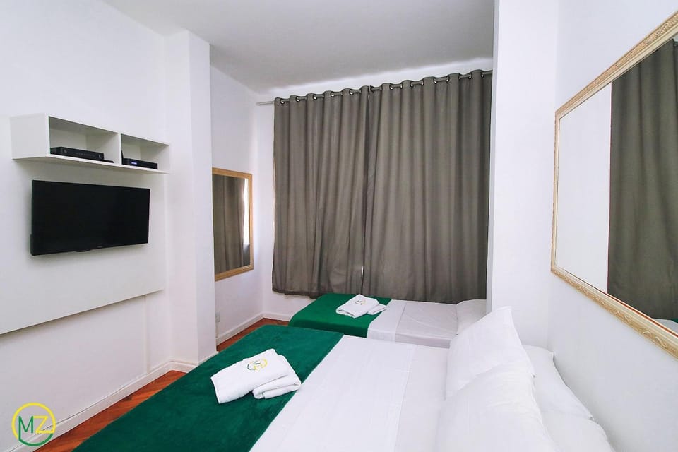 Very cheap studio for 3 people in Copacabana Apartment in Rio de Janeiro