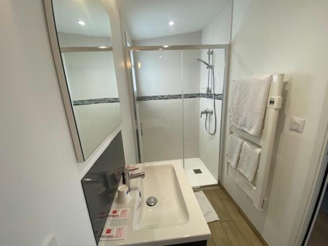 Shower, Bathroom