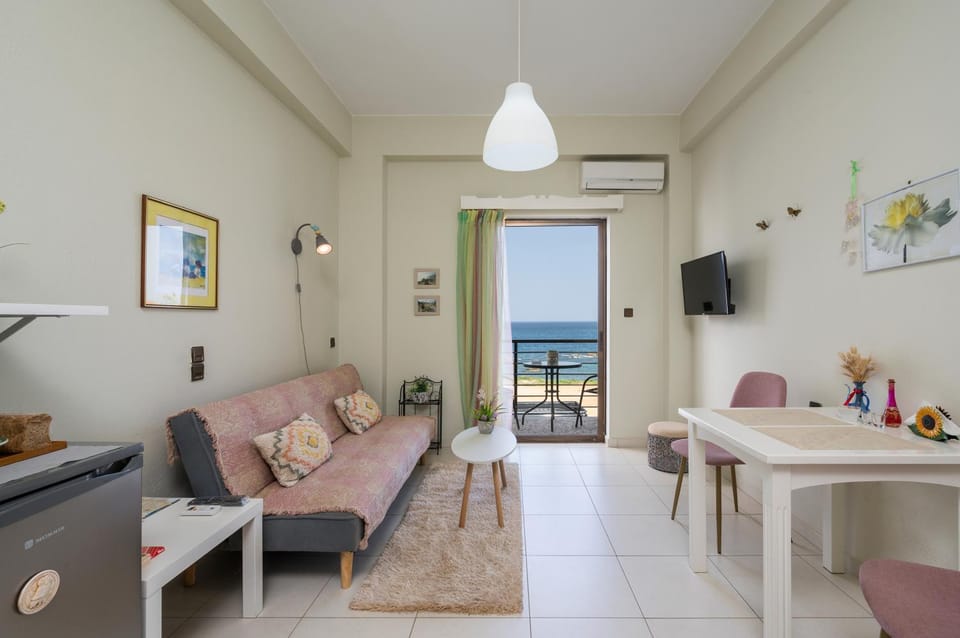 Elita beachfront Apartment in Chania