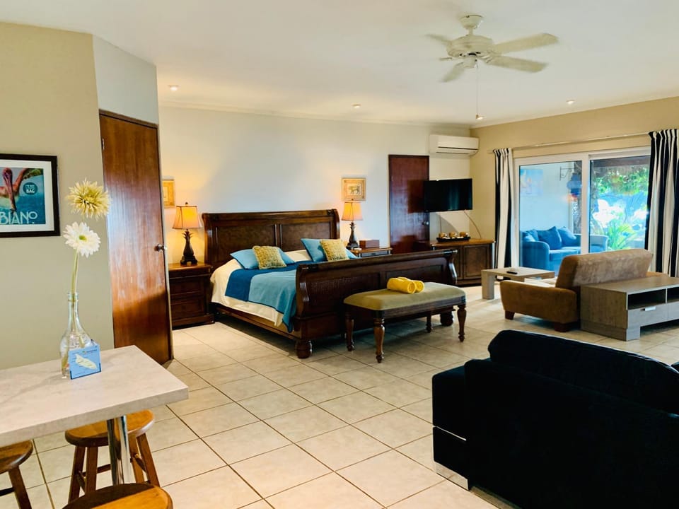 Bed, Living room, Bedroom