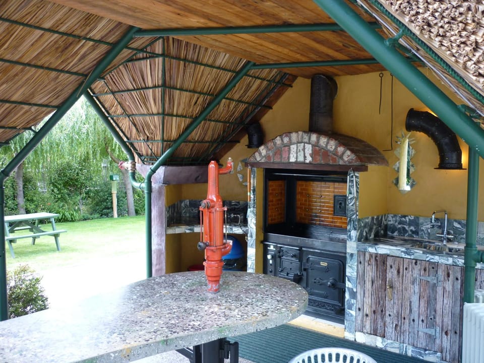 BBQ facilities, BBQ facilities, Decorative detail