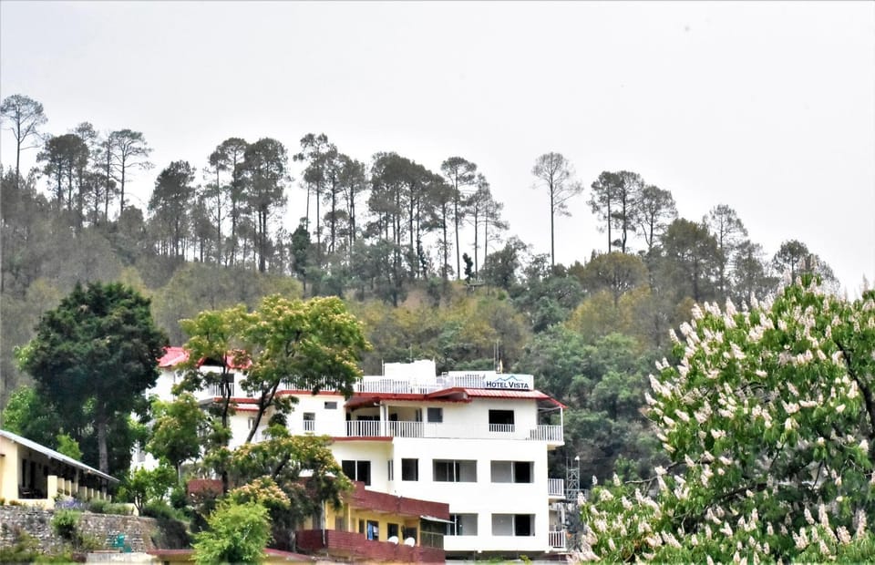 Hotel Vista Bhowali, Nainital - Vegetarian Hotel in Uttarakhand