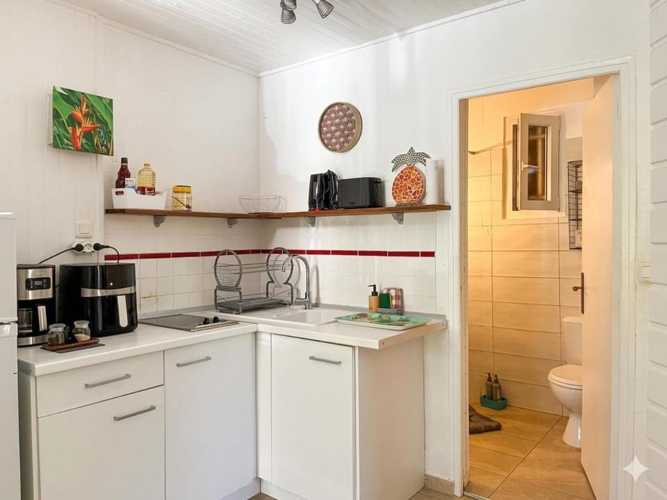 Studio accès piscine, plage à 50m Apartment in Le Gosier
