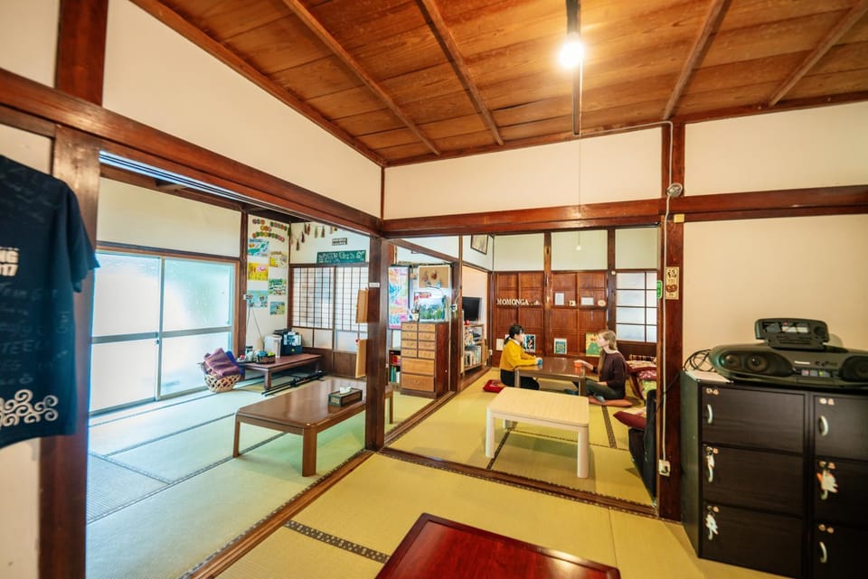 Communal lounge/ TV room