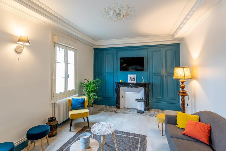 Communal lounge/ TV room, TV and multimedia, Living room