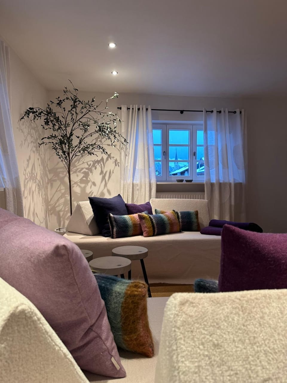 Living room, Seating area