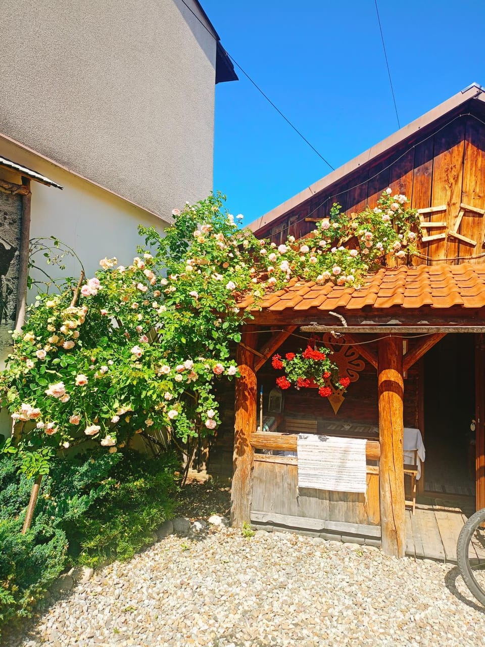 Chatka Zapiecek drewniana rustykalna chata Babci Ludwiki House in Lesser Poland Voivodeship
