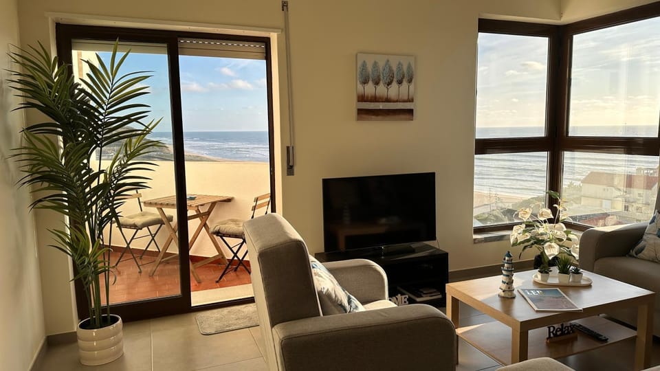 Natural landscape, TV and multimedia, View (from property/room), Balcony/Terrace, Living room, Seating area, Sea view