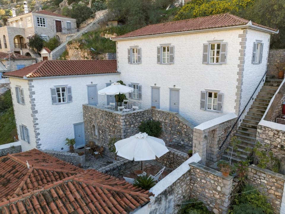 Nereids Guesthouse Bed and Breakfast in Islands