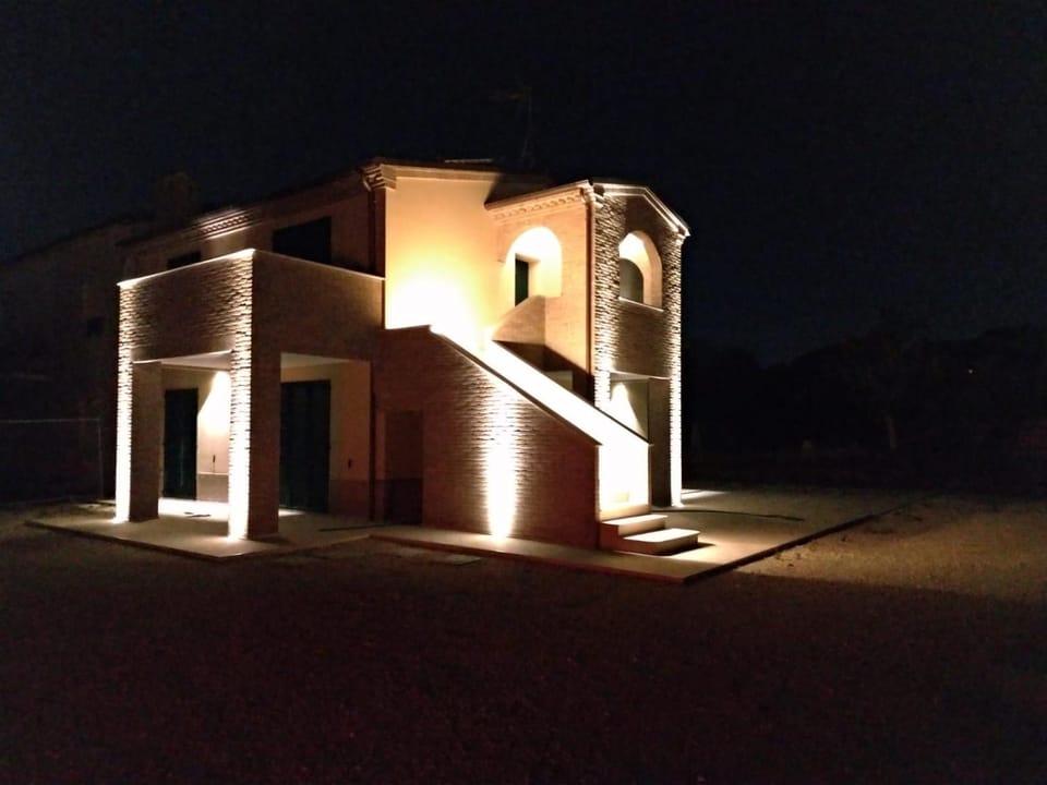 Facade/entrance