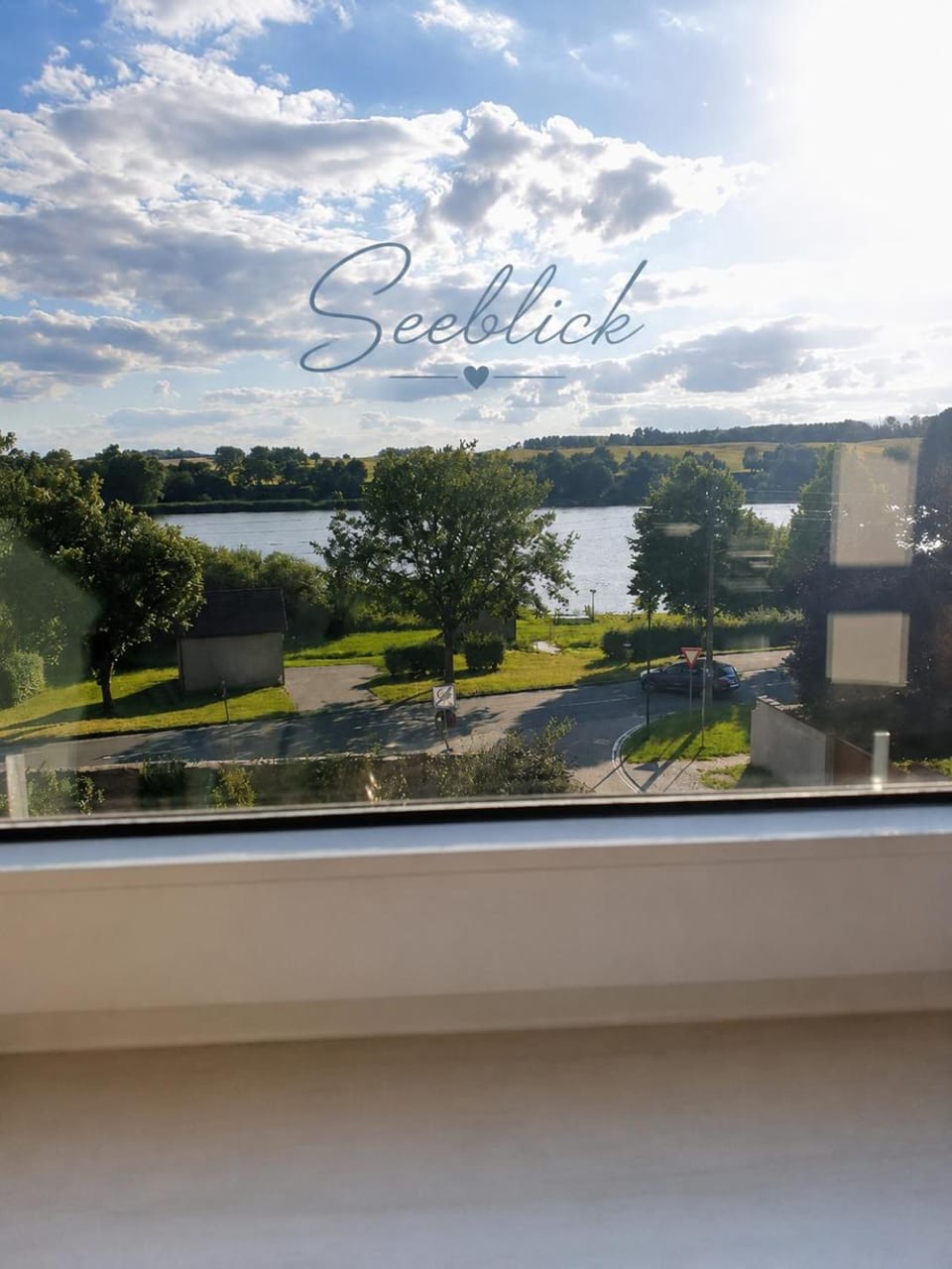 Apartmenthaus am See - Seeblick Suite - Nähe Motorsportarena Apartment in Saxony-Anhalt, Germany