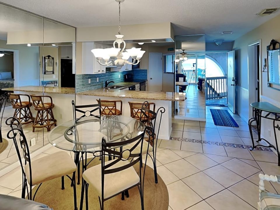 Balcony/Terrace, Kitchen or kitchenette, Seating area, Dining area, Sea view, furniture