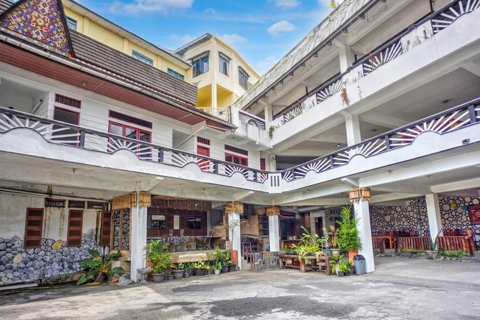 Property building, Facade/entrance