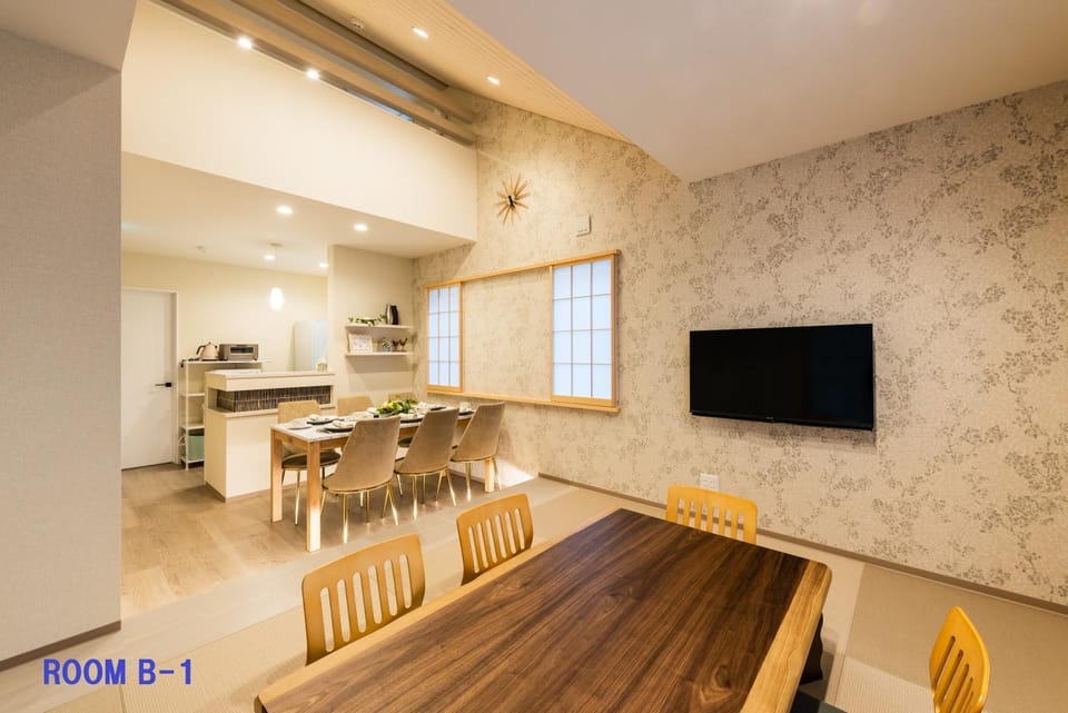 Living room, Dining area