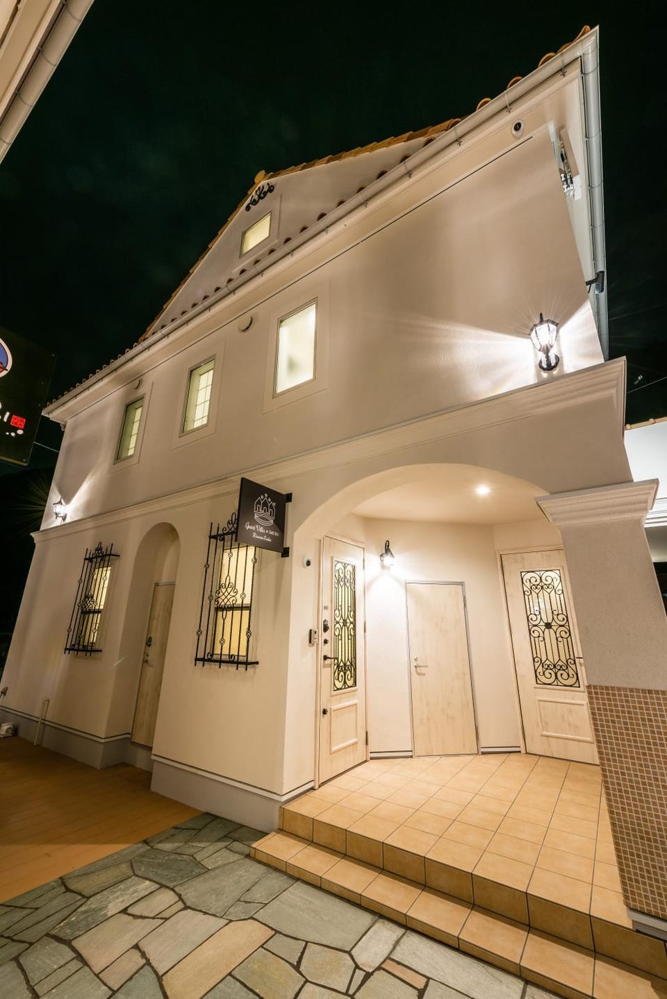 Facade/entrance
