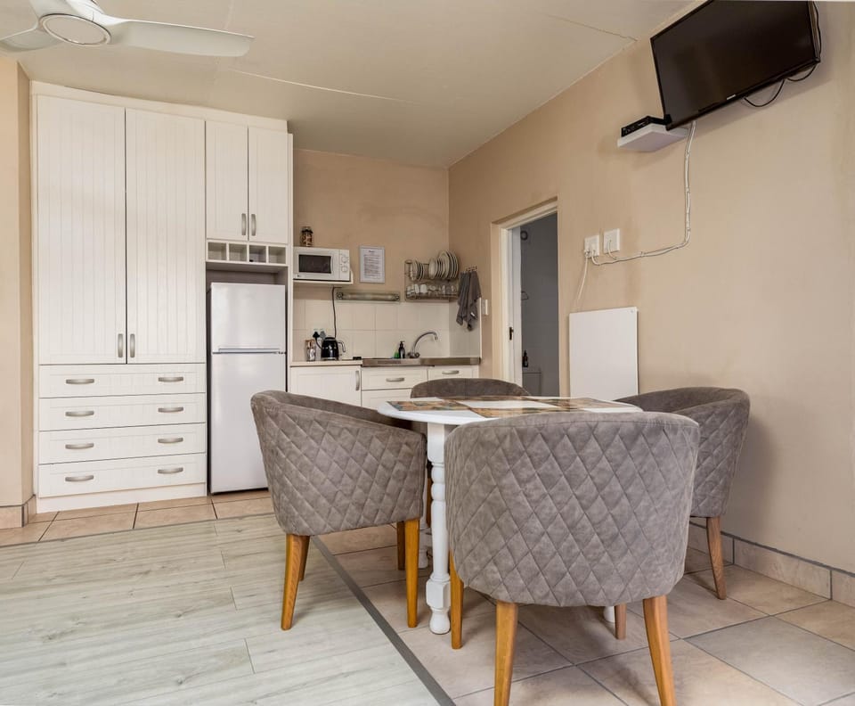 TV and multimedia, Kitchen or kitchenette, Dining area