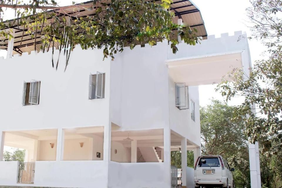 Wasgamu Safari Lodge Bed and Breakfast in Central Province