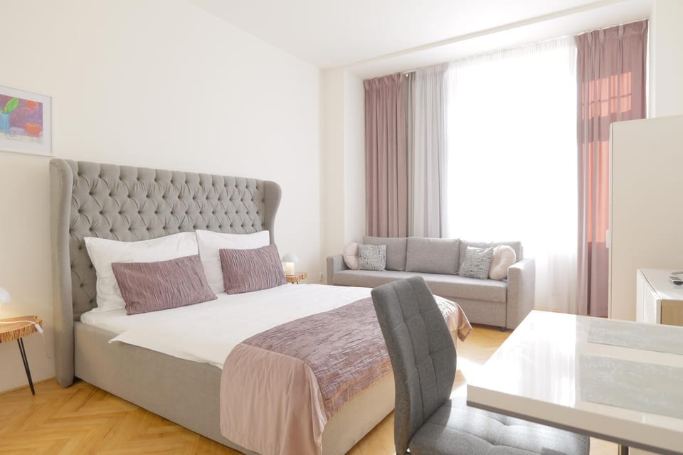 Bed, Living room, Photo of the whole room, Seating area, Bedroom