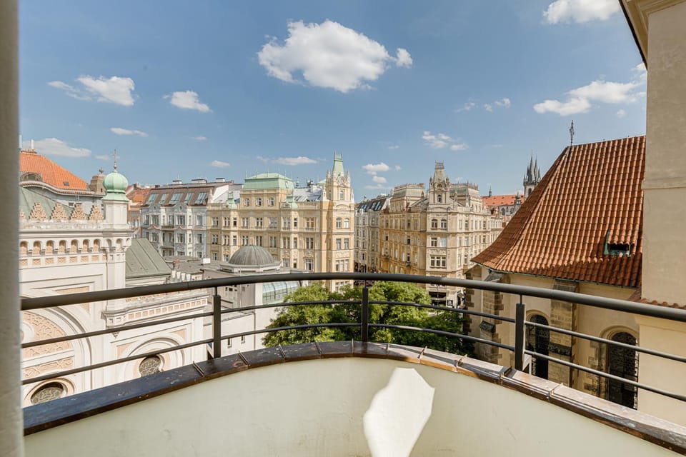 Neighbourhood, Balcony/Terrace, City view, Street view
