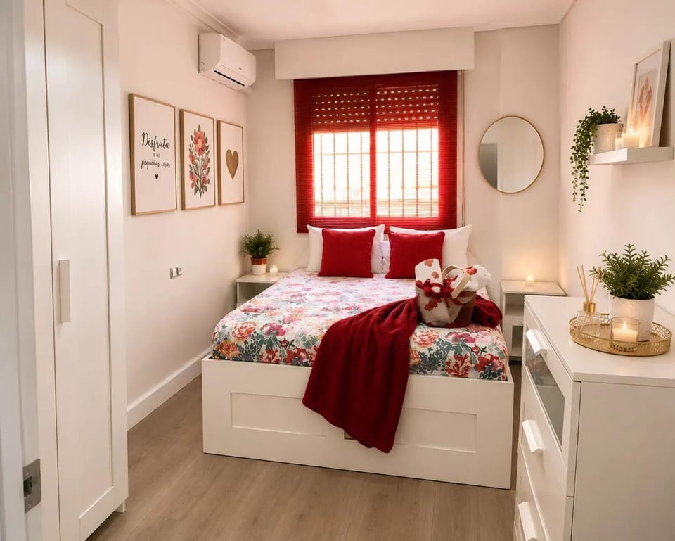 Bed, Photo of the whole room