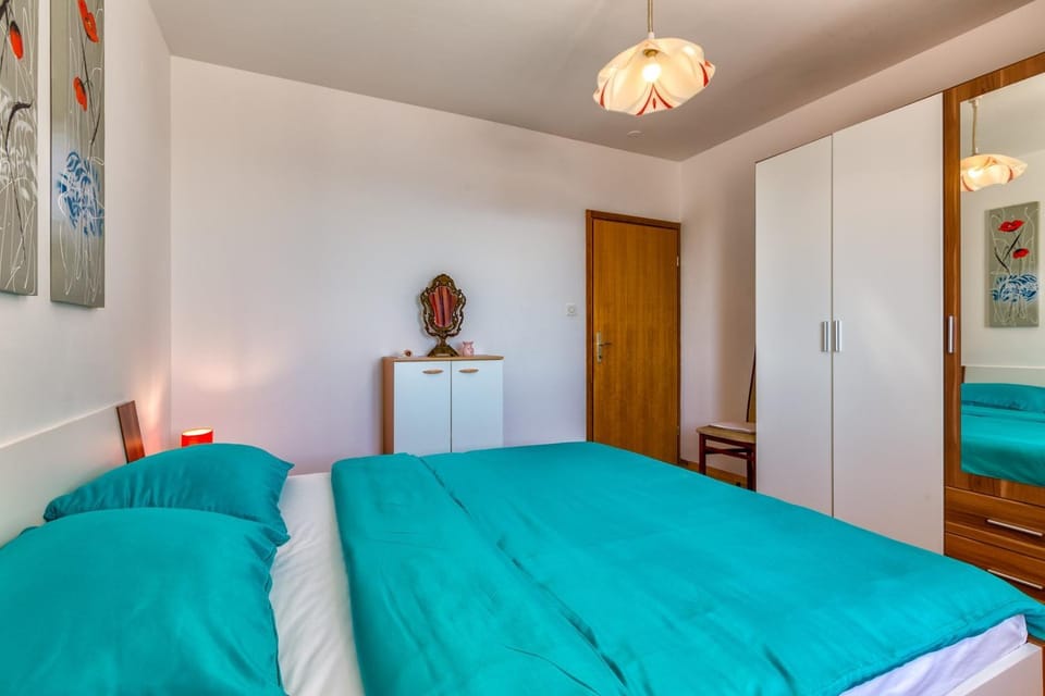 Apartments Kira, Mali Lošinj Bed and Breakfast in Mali Losinj