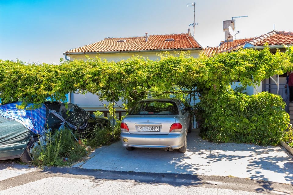 Apartments Kira, Mali Lošinj Bed and Breakfast in Mali Losinj