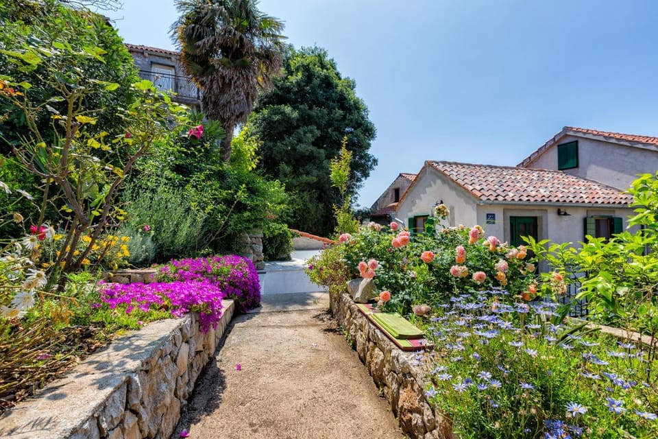 Apartments Nautica, Mali Lošinj Bed and Breakfast in Mali Losinj