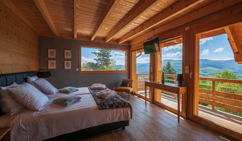Bed, Balcony/Terrace, Photo of the whole room, Bedroom, Mountain view, towels