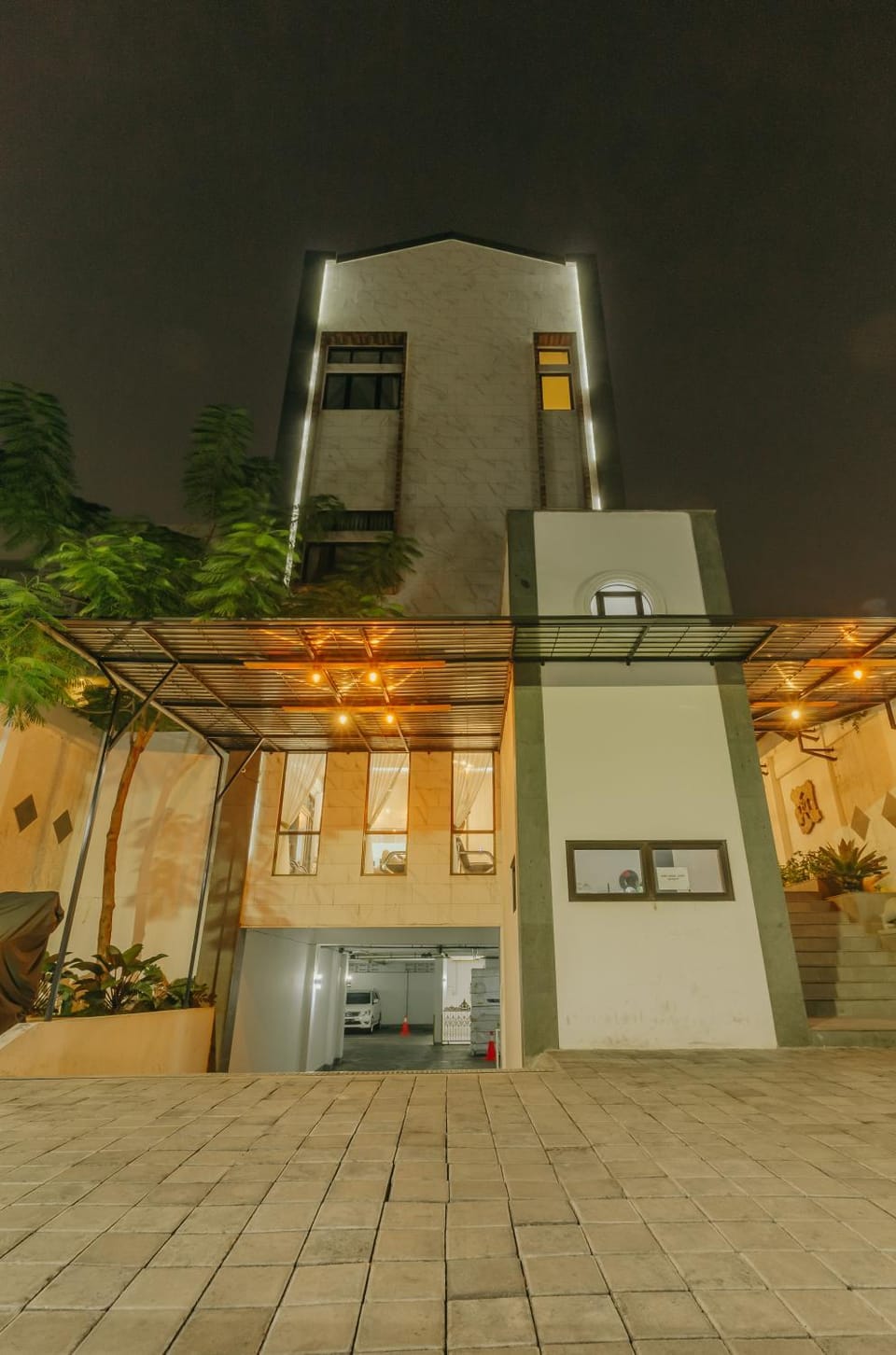 Property building, Facade/entrance