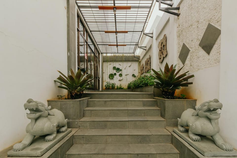 Facade/entrance
