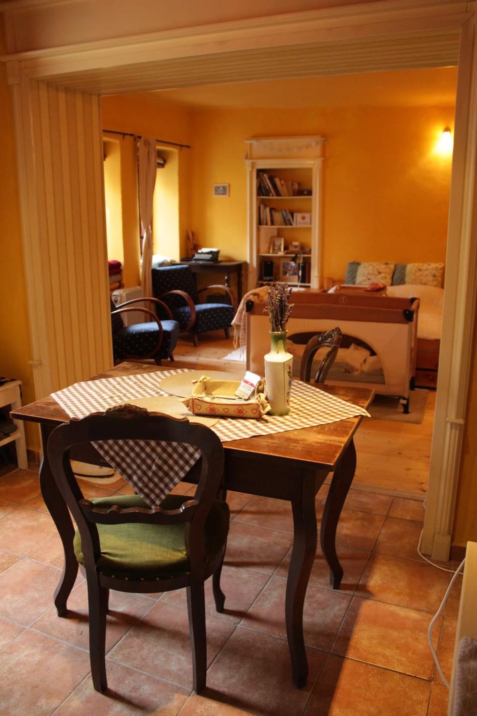 Apartmán na Zlatom dvore, historický dvor v srdci Štiavnice Apartment in Slovakia
