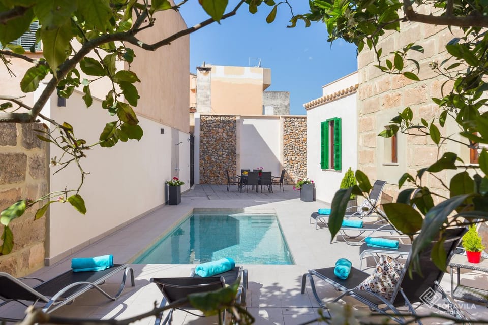 Property building, Patio, Swimming pool