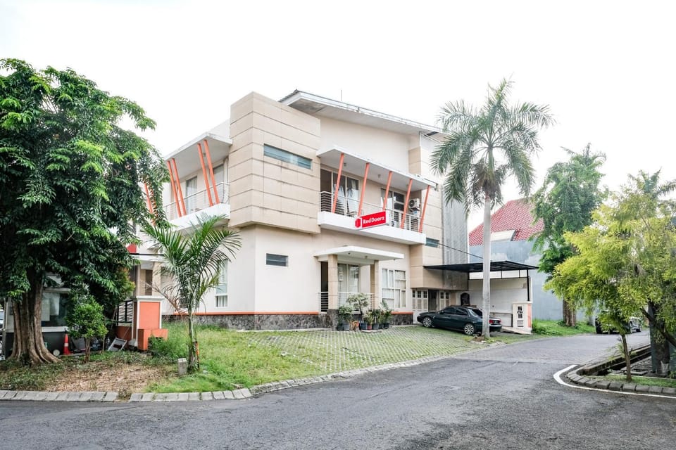 Facade/entrance