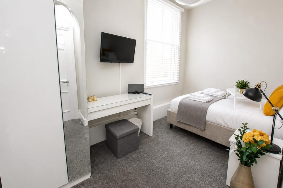 Bed, Bedroom