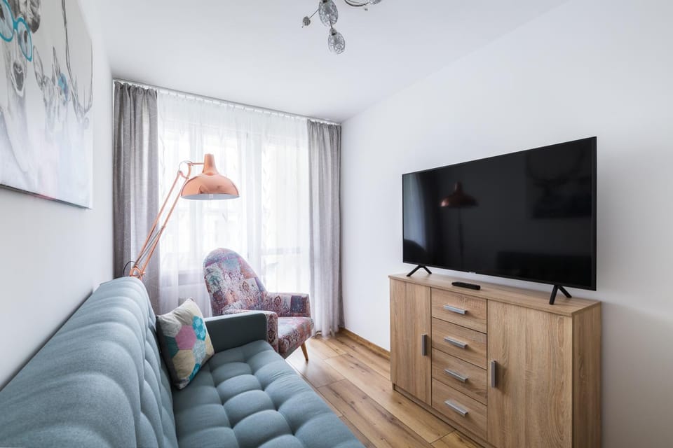TV and multimedia, Balcony/Terrace, Living room, Seating area, Bedroom