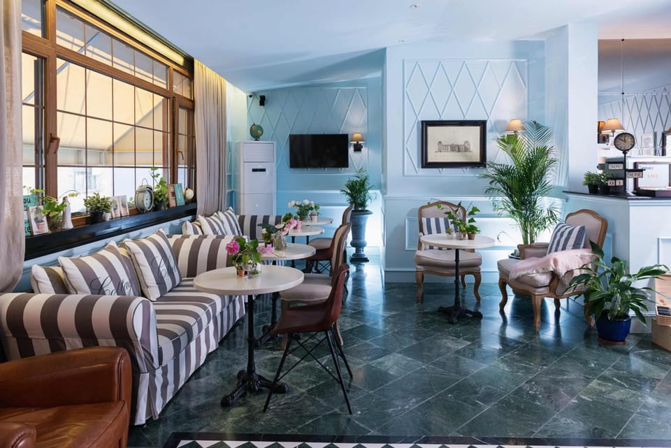 Communal lounge/ TV room, Lounge or bar